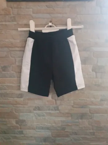 Short noir blanc 86