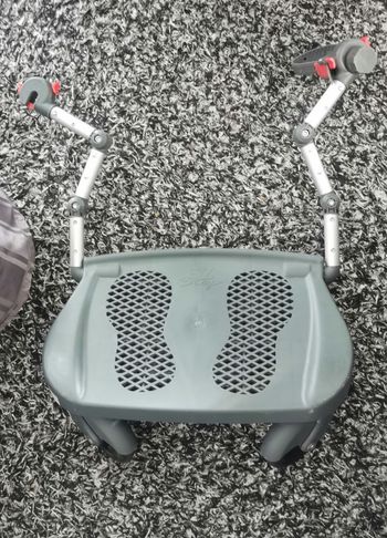 Marche pied poussette