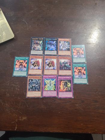 Lot de 12 cartes yu-gi-oh