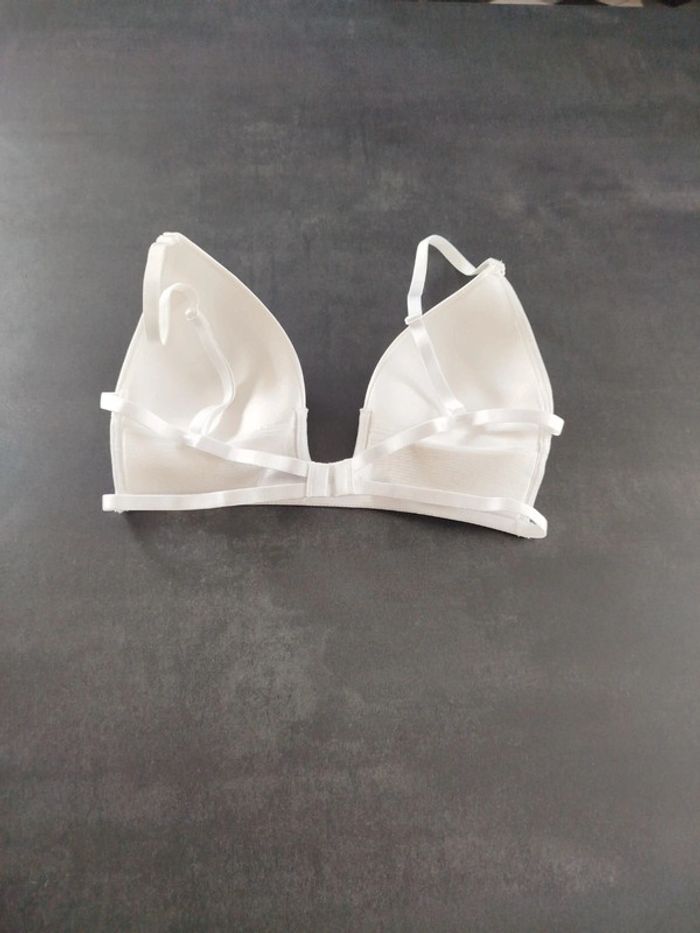 Soutien gorge dos nus - photo numéro 2