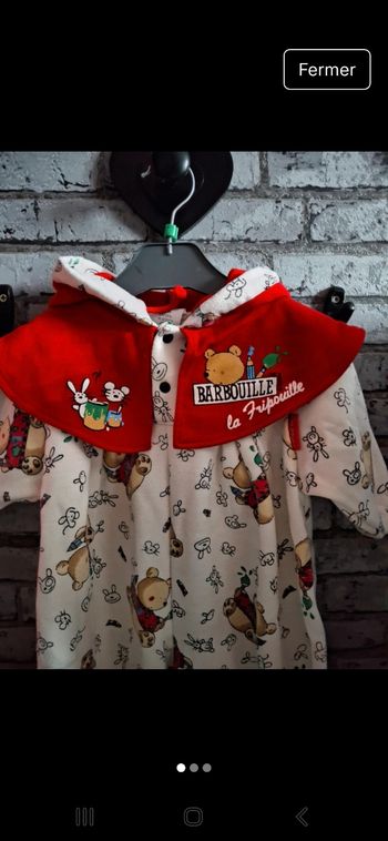 Barboteuse rouge a capuche
