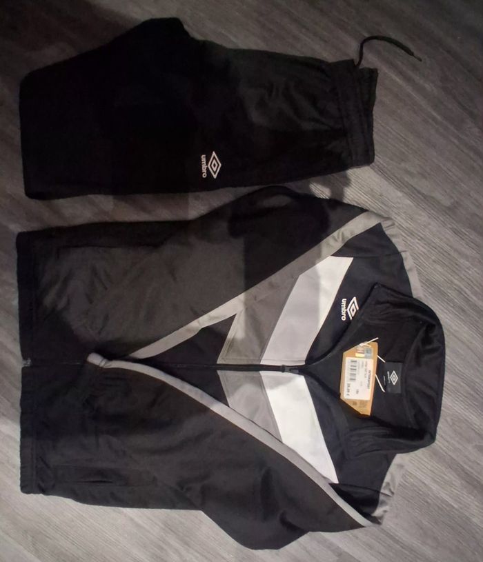 Survêtement Umbro neuf - photo numéro 6