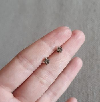 Boucles d'oreilles neuves diamants brillants noirs