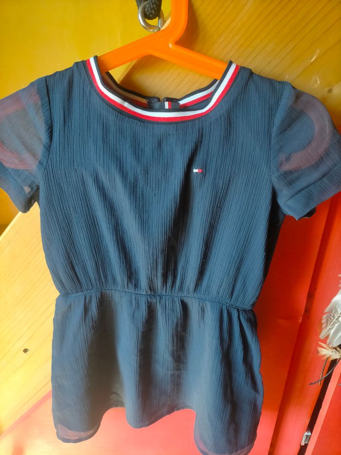 Très belle robe Tommy Hilfiger 3 ans - photo numéro 5