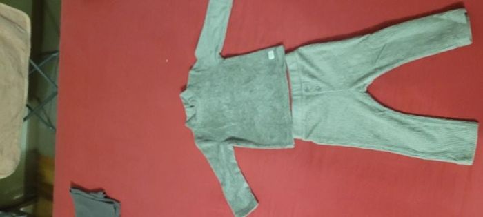Ensemble pull et pantalon 12 mois