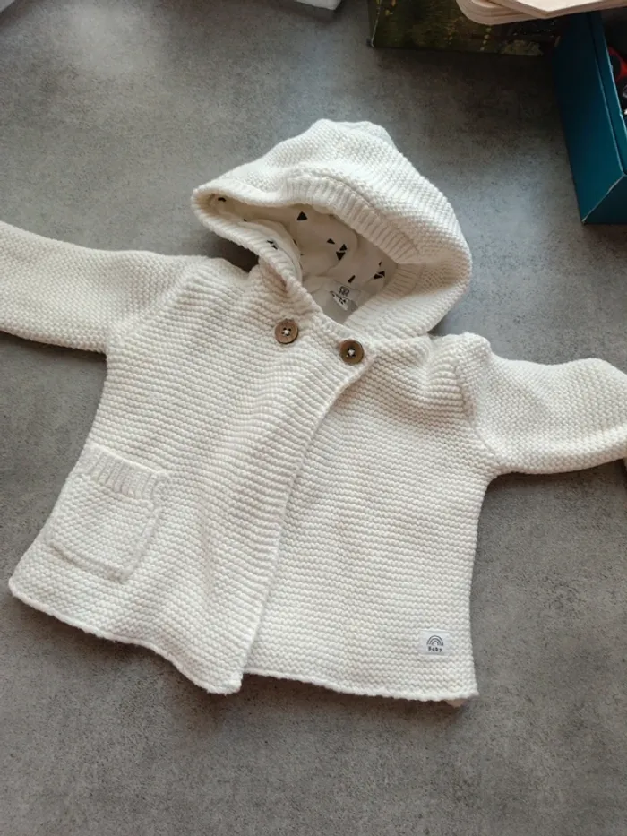 Gilet blanc cassé à capuches la redoute 3 mois