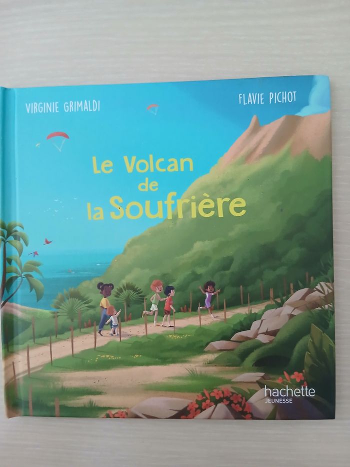 Livre d histoire enfanrs le volcan de la soufriere - photo numéro 3