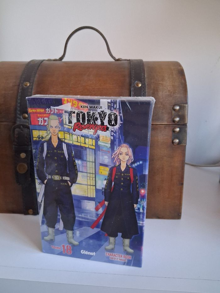 Manga Tokyo Revengers tome 18 collector - photo numéro 4