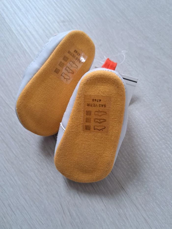 Chaussure bébé 0/3 mois - photo numéro 2