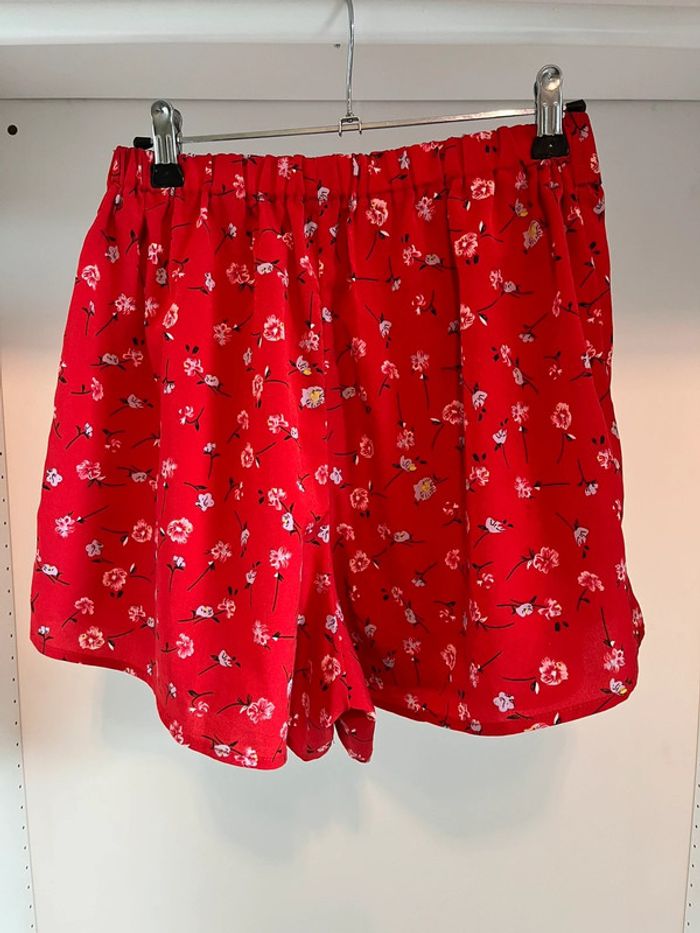 Ensemble fleuri rouge Shein – short taille haute + haut cache-cœur Taille M - photo numéro 4