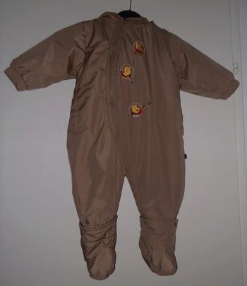 Combinaison Winnie Disney taille 12 mois