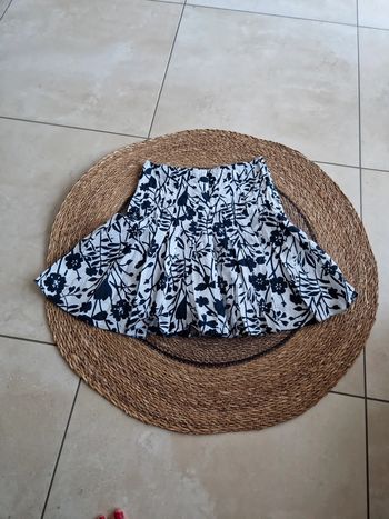 Jolie jupe originale Camaïeu taille 34