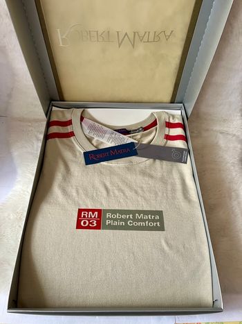 Coffret pyjama beige taille M Comprenant 1 t-shirt manches courtes et 1 short