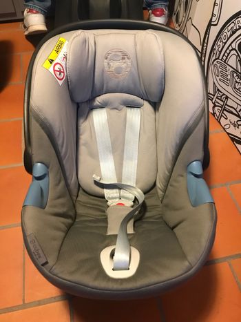 Cosy Cybex Aton M + base Isofix