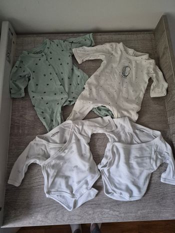 Lot de 2 pyjamas et 2 bodies 1 mois vertbaudet