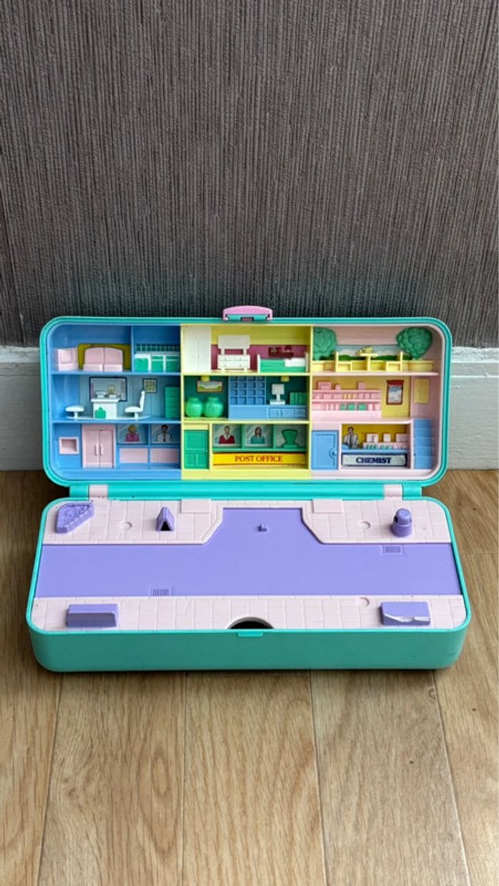 Polly pocket bluebird