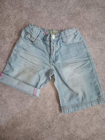 Short Lisa rose 5 ans