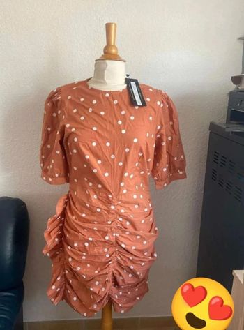 Robe à  petits  pois  neuf  T42