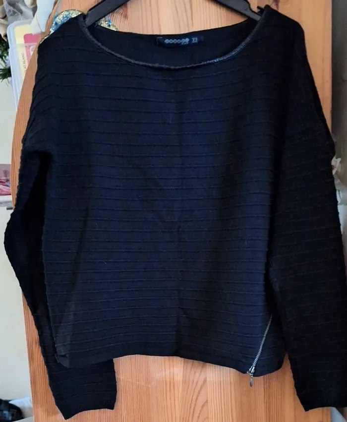 Pull taille xs en très bon état "bonobo"