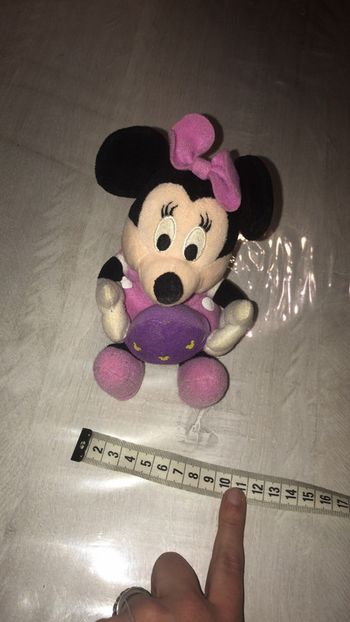 Peluche Minnie œuf