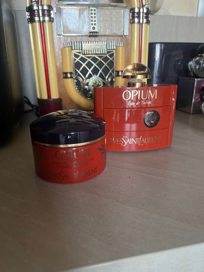 Flacons Yves Saint Laurent