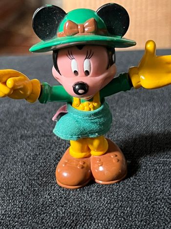Minnie figurine