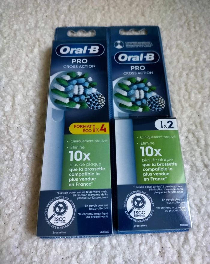Lot 6 brossettes Oralb pro cross action blanche