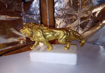 Figurine Lion doré 