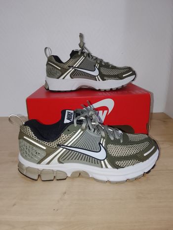 Nike Vomero 5 taille 37.5