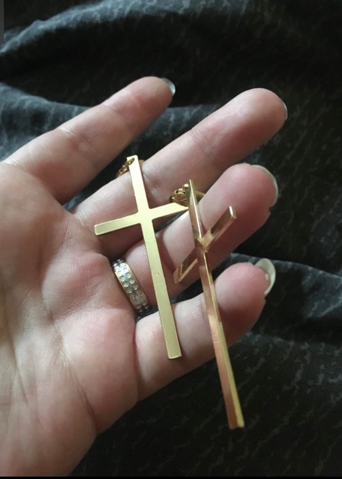 Boucles d’oreilles NEUVES pour femme forme de croix couleur doré - photo numéro 6