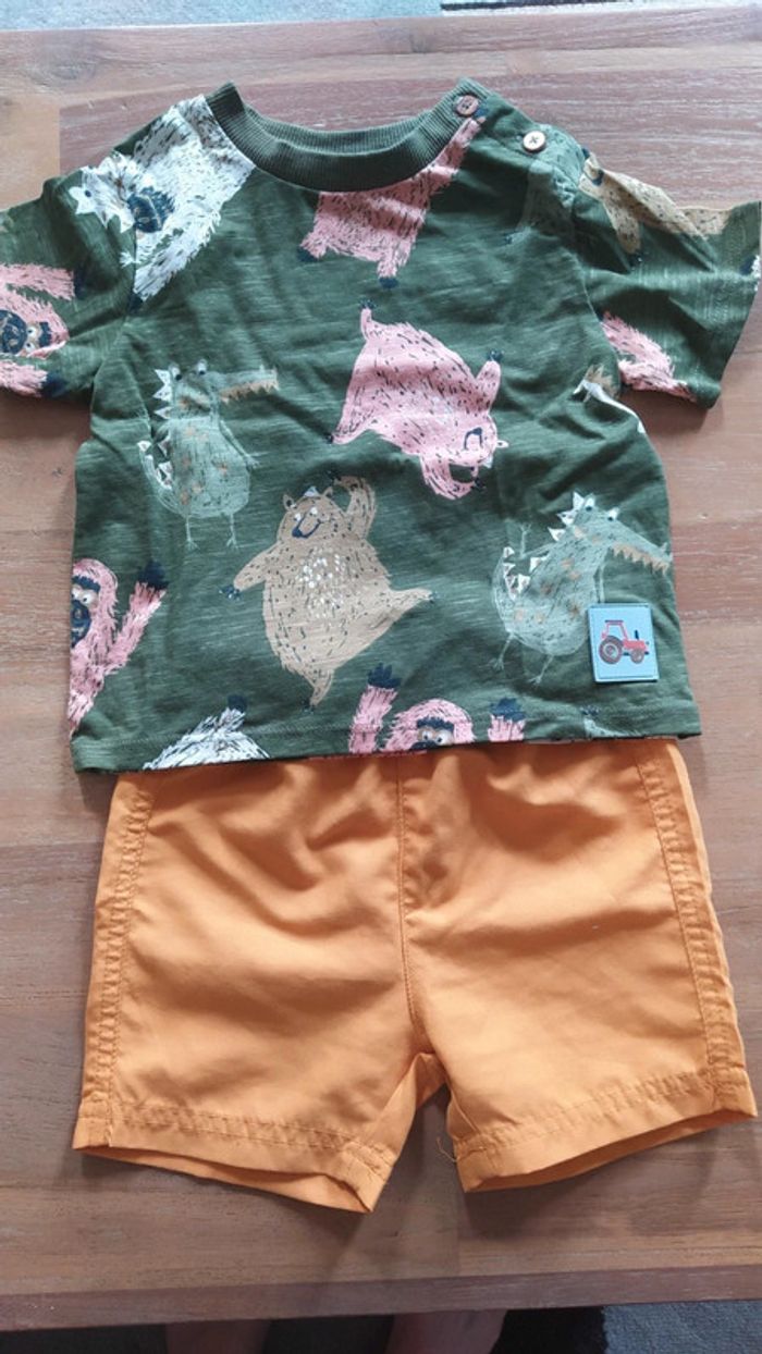 Ensemble 12 mois t-shirt et short