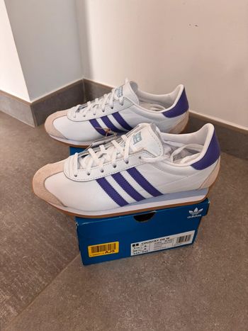Sneakers Adidas Country OG neuves Taille 39 1/3