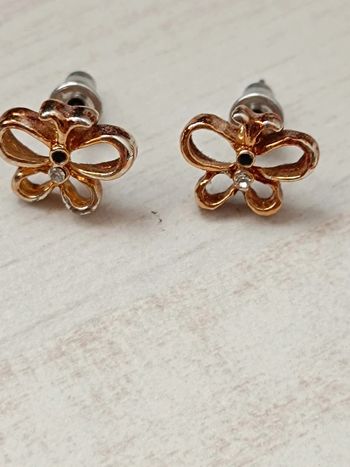 Boucles d'oreilles papillons dorées