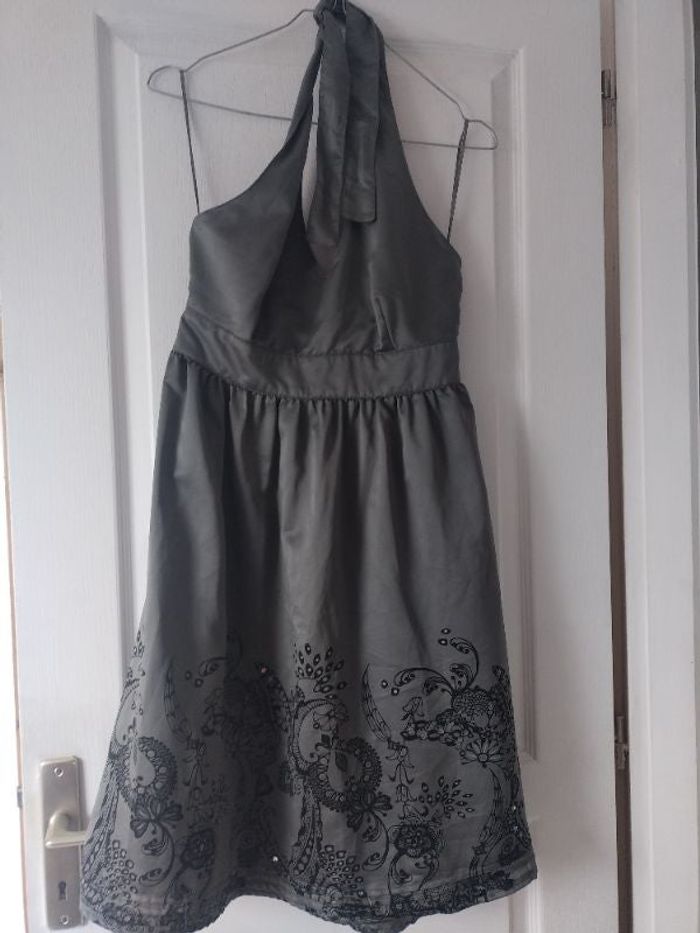 Robe grise satiné