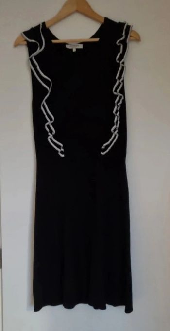 Robe longue noire en maille fine sans manches