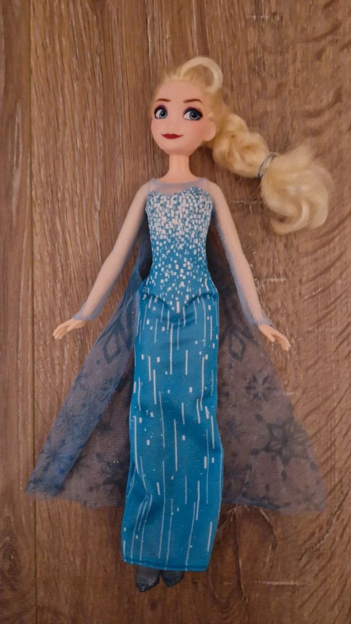 Poupée Elsa Reine des neiges