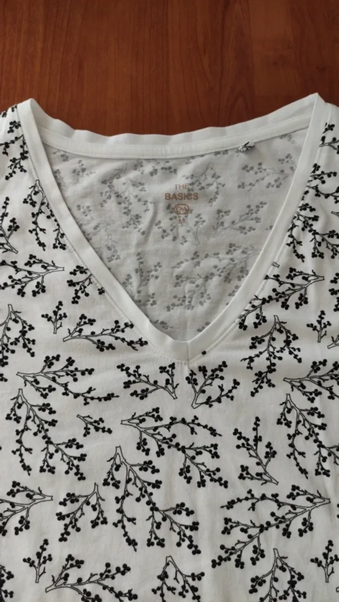 Tee-shirt manches courtes c&a taille M - photo numéro 2