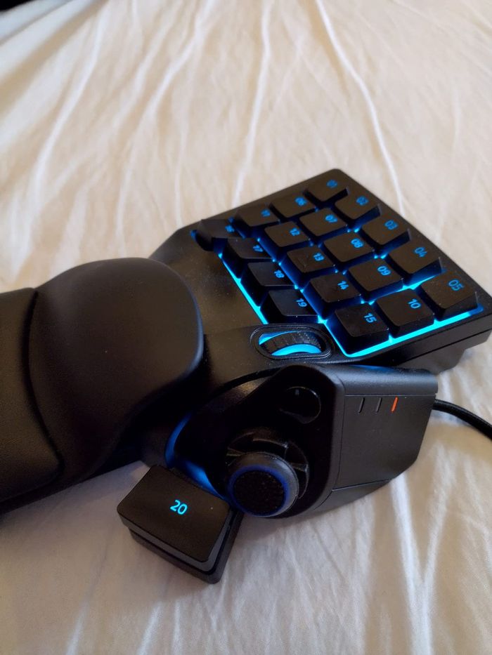 Razer Tartarus Pro - Pavé Numérique Gamer optiques analogiques et Mode tir Rapide neuf - photo numéro 2