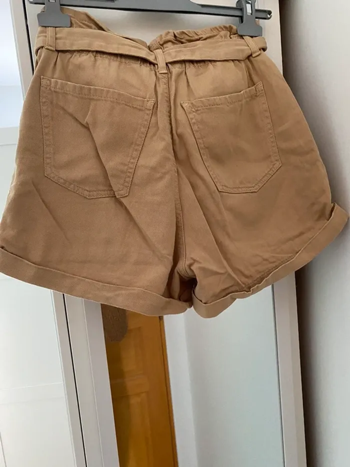 Short marron 36 - photo numéro 3