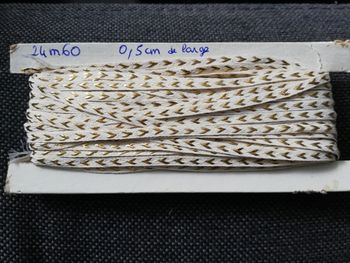 24m60 de ruban blanc et doré
