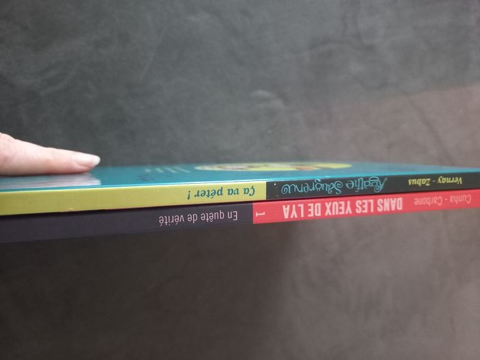 Lot 2 bd filles dans les yeux de lya agathe saugrenue - photo numéro 2