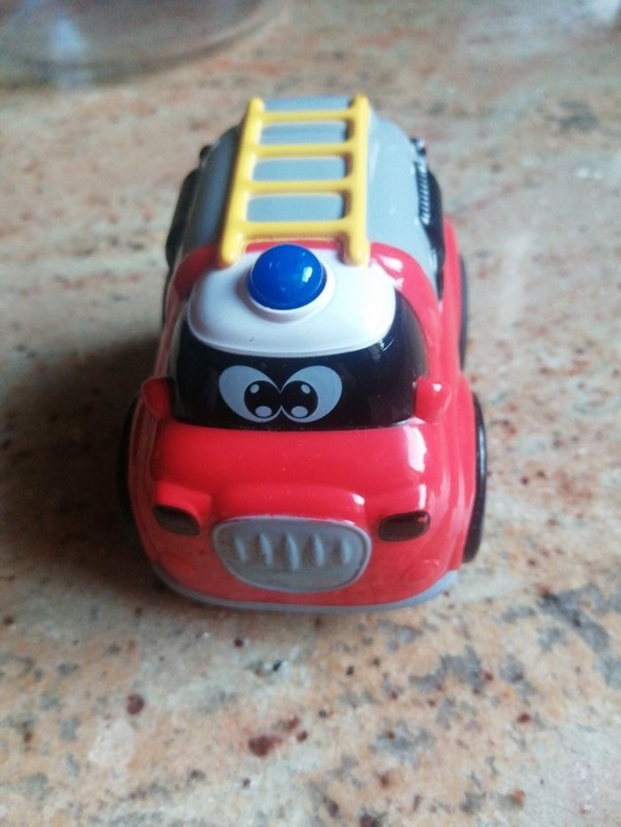 Véhicule tut tut bolide