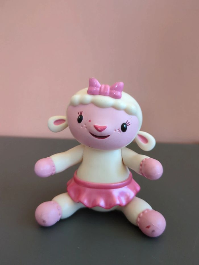 figurine docteur la peluche Disney