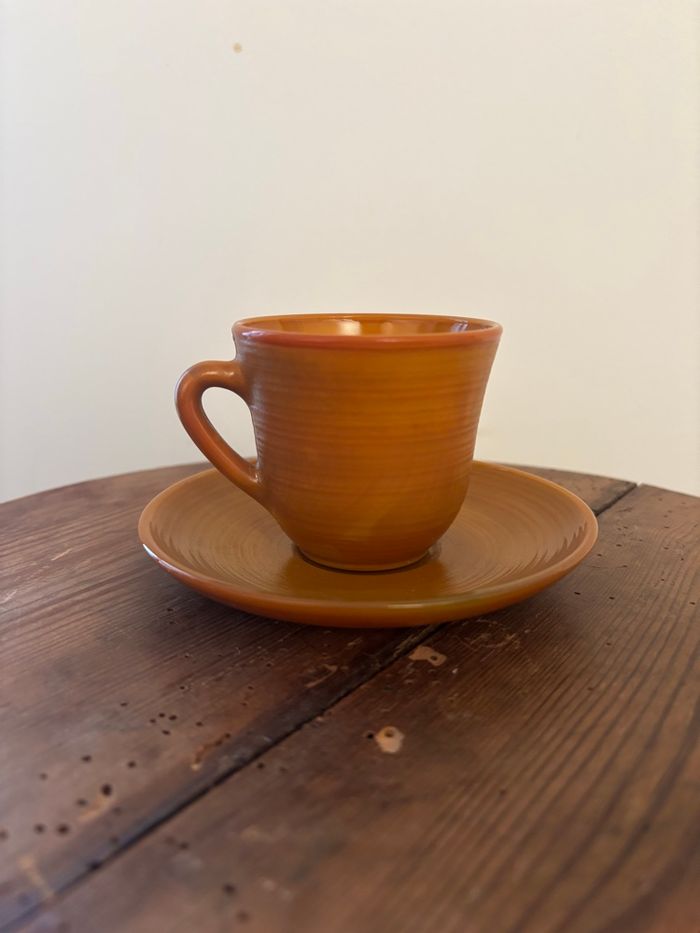 Vintage lot de 4 tasses et soucoupes Arcopal volcan - photo numéro 3