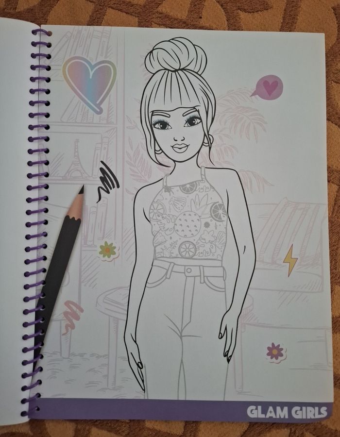 Cahier dessin mode (type top model) - photo numéro 2