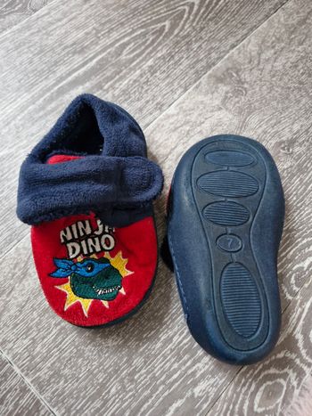 Chausson dinosaures primark 24