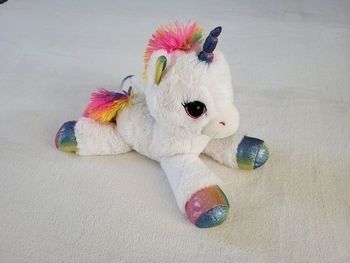 Peluche licorne arc-en-ciel