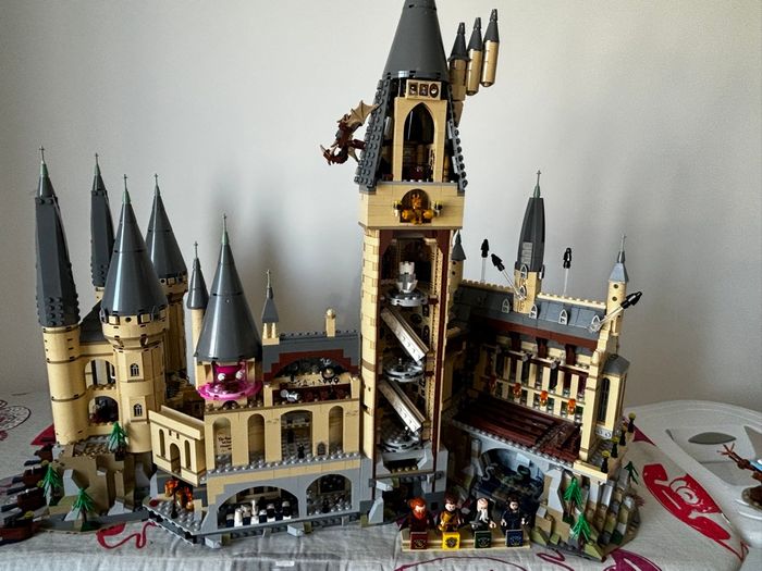 Lego Harry Potter château de pouddlard - photo numéro 4