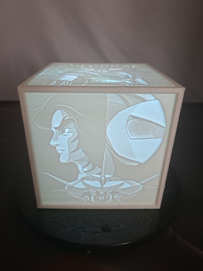 Boîte veilleuse goldorak - photo numéro 3