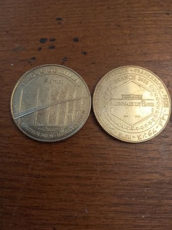 2 medailles viaduc de Millau